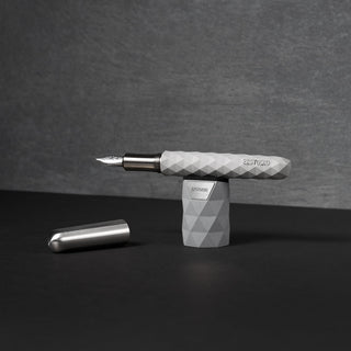 22STUDIO - Polygon Fountain Pen Gift Set (Pen+Pen Rest) - KOHEZI
