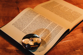 YSTUDIO - Classic Renaissance Glass Paperweight (Dew Glow)