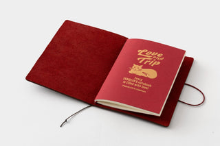 TRAVELER'S COMPANY - TRAVELER'S notebook Passport Size (Love And Trip Red) - KOHEZI