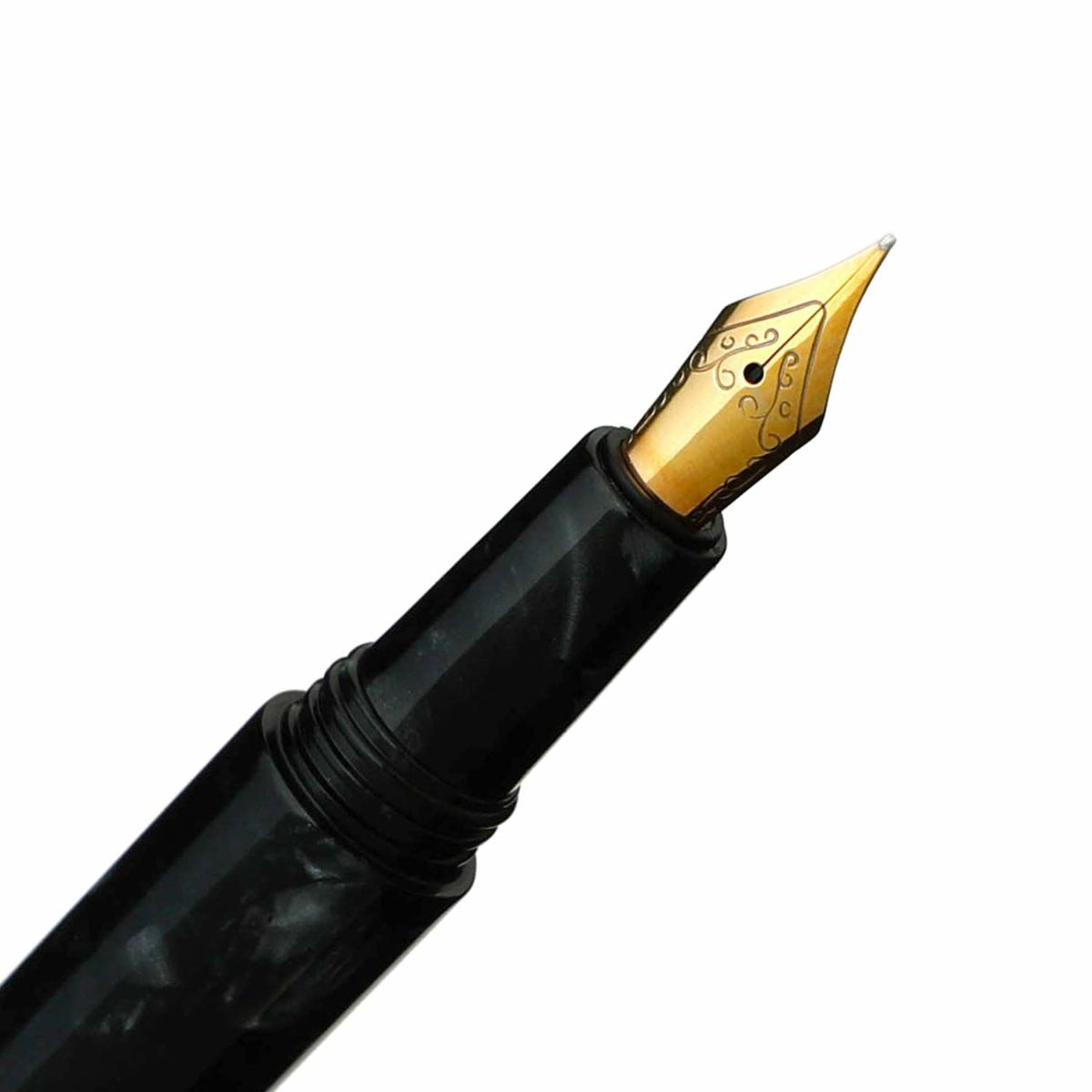 Hightide - Attache Marbled Fountain Pen (Black)