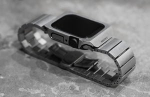 Claustrum - Persona L AG Apple Watch-Rahmen (Edelstahlpolitur + Silberbeschichtung)