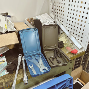 TOYO STEEL – Kofferform-Werkzeugkasten T-152 W (weiß)
