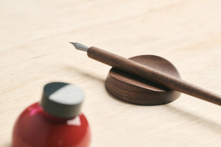 Kakimori - Pen Rest (Walnut) - KOHEZI