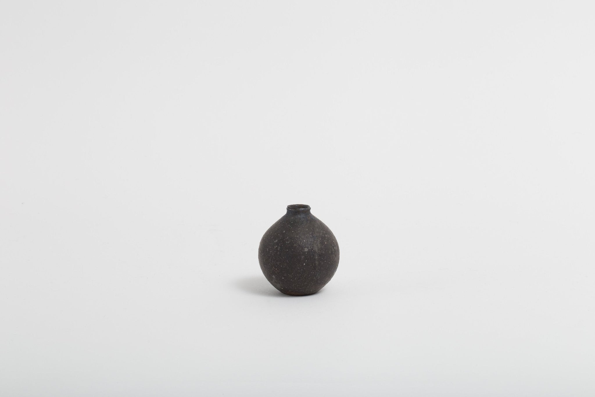 Takashi Endoh - Mini Vase (Black)
