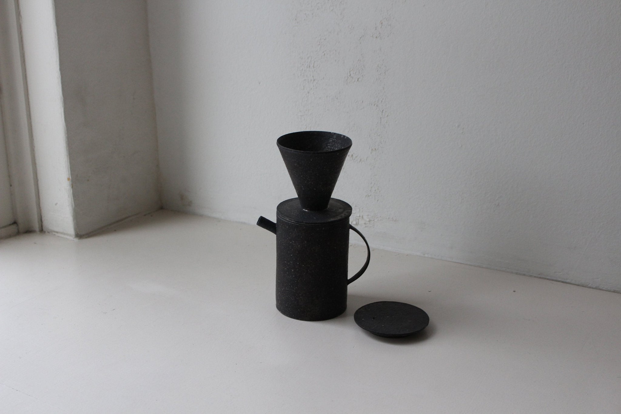 Takashi Endoh - Pot and Dripper (Black)